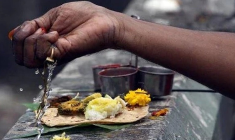 Sarv Pitru Amavasya 2020: श्राद्ध पक्ष के अंतिम दिन इस तरह दें पितरों को विदाई