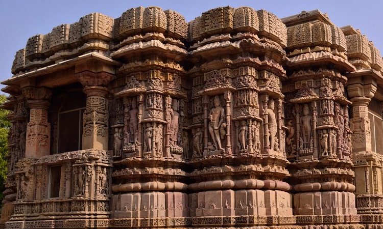 Modhera Sun Temple: बेहद अलौकिक है मोढेरा का सूर्य मंदिर, पीमए मोदी भी हैं कायल
