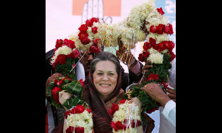 74 वर्ष की हुईं सोनिया गांधी, पीएम मोदी ने दी जन्‍मदिन की शुभकामनाएं
