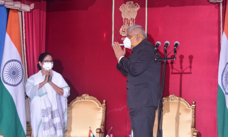 CM ममता बनर्जी ने जगदीप धनखड़ को कहा- भ्रष्‍ट, राज्‍यपाल ने किया पलटवार